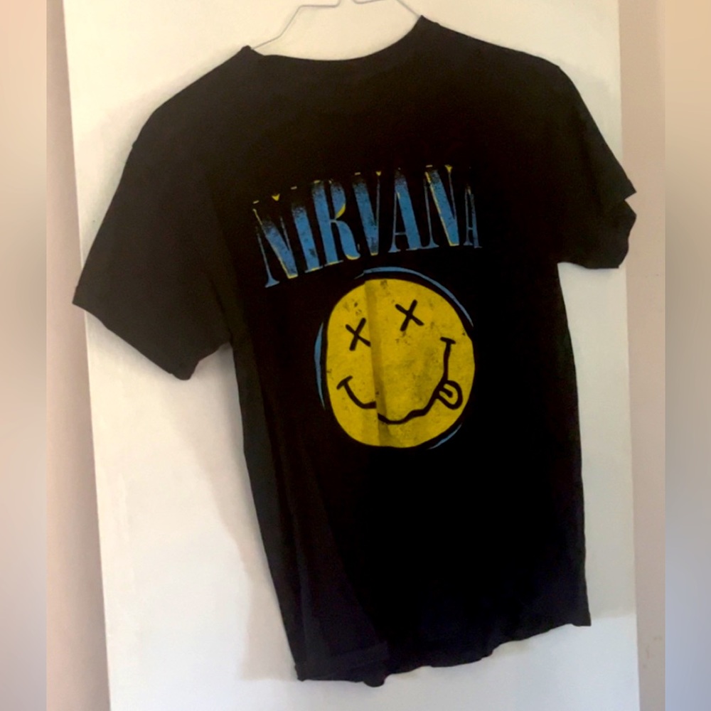 Black graphic nirvana t-shirt